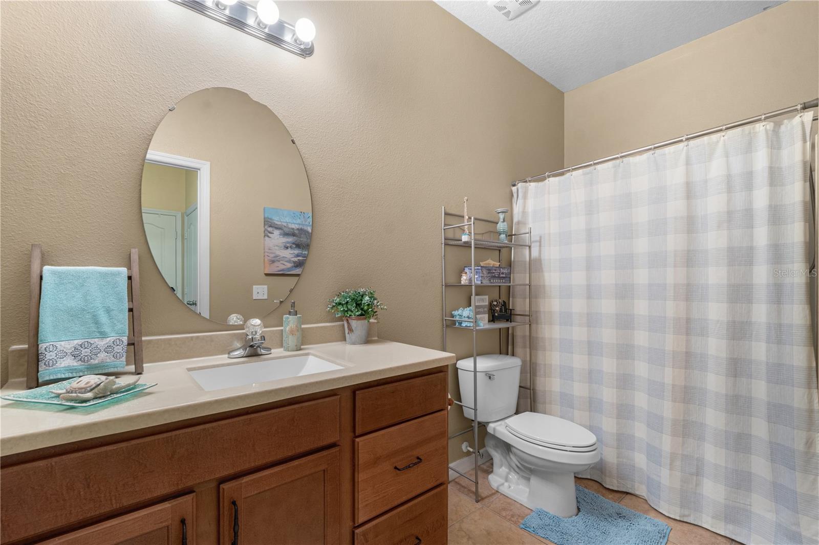 TUCKER OAKS - Residential