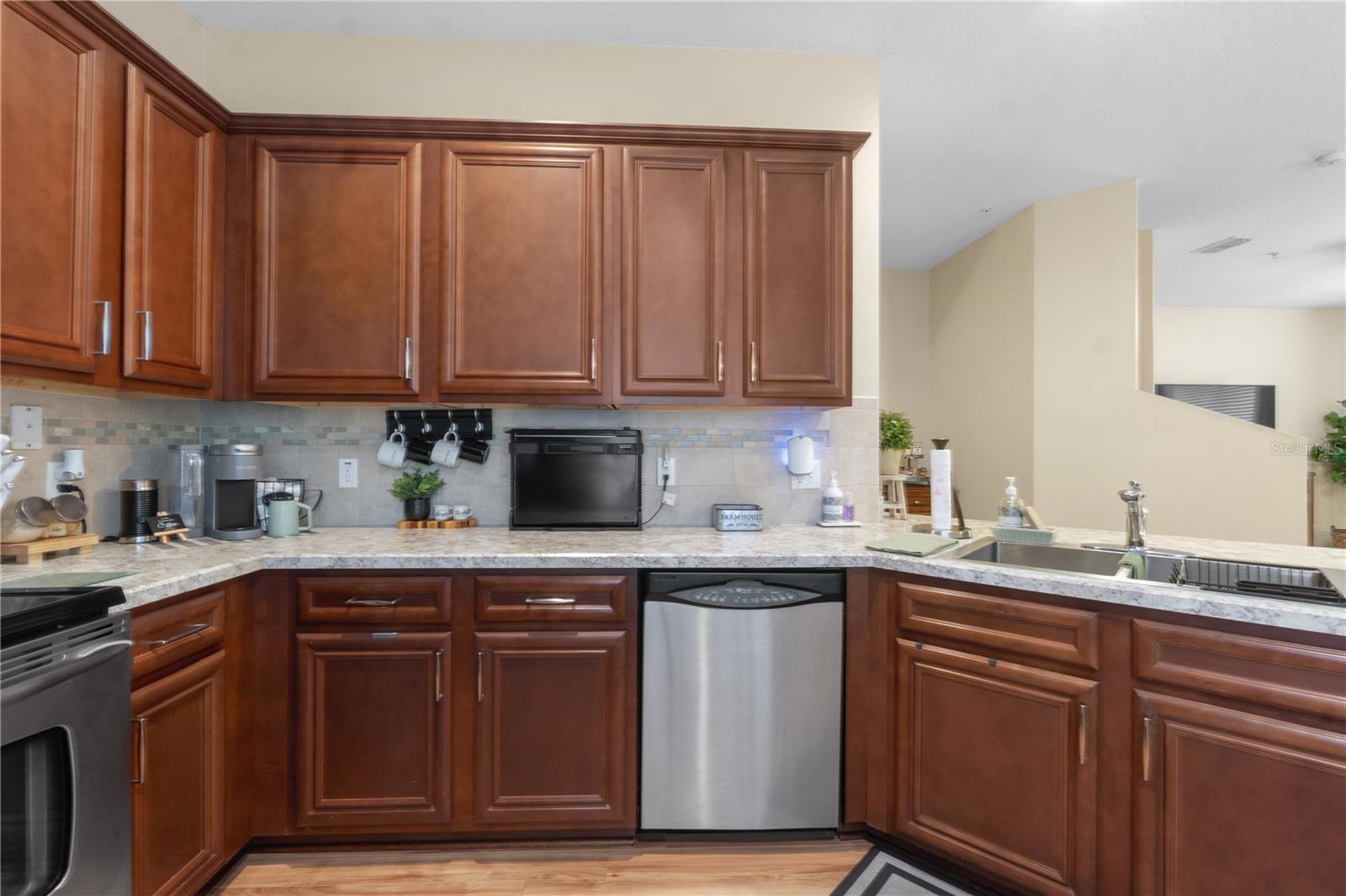 TUCKER OAKS - Residential