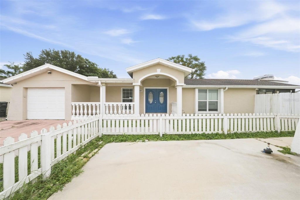 Photo of 10102 Hickory Hollow Court, Tampa, FL 33615 (MLS # O6450133)