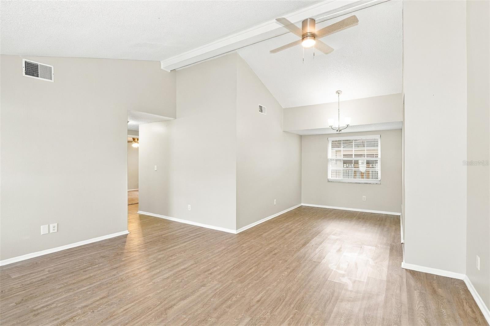 10102 HICKORY HOLLOW COURT