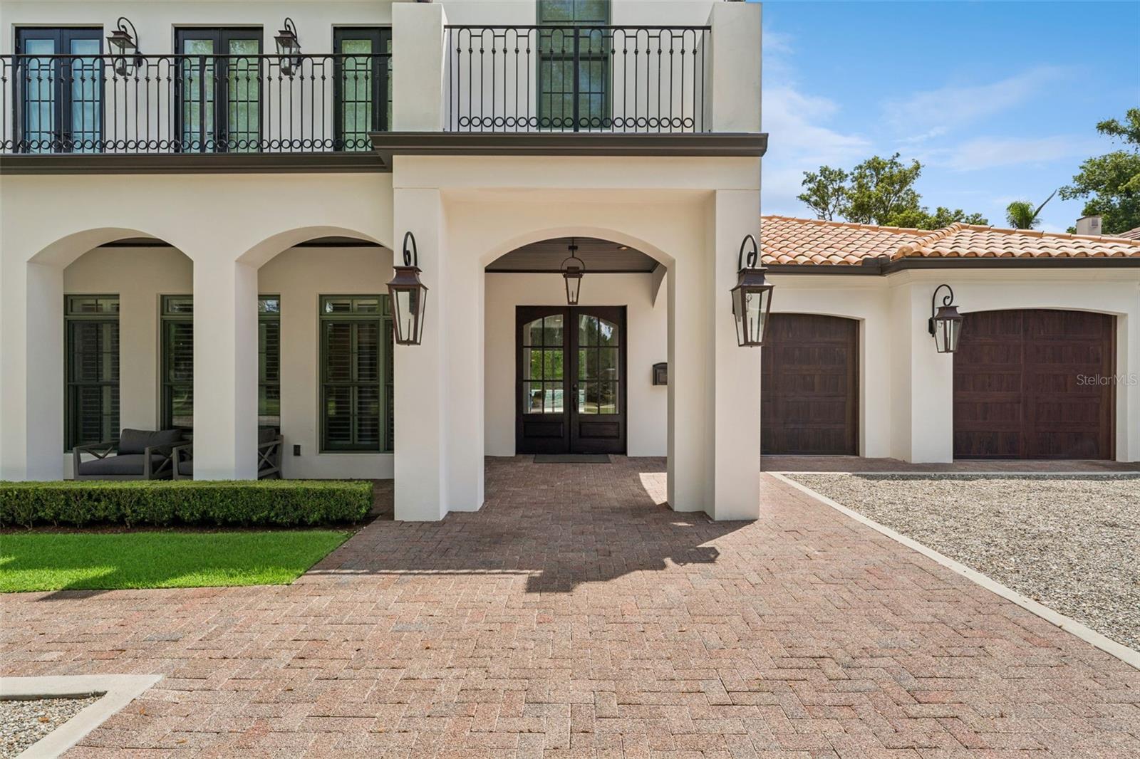 276 DETMAR DRIVE