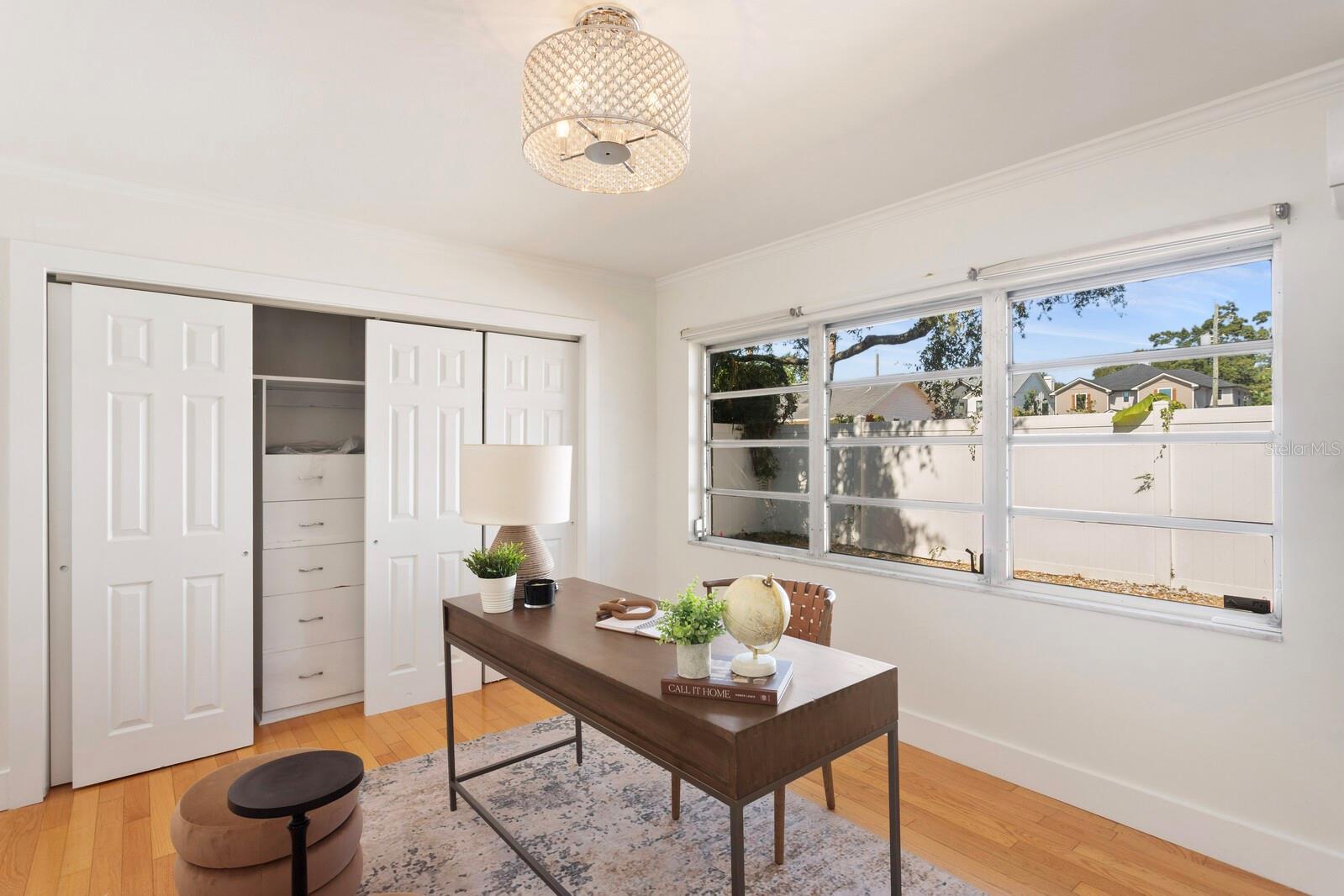 SUBURB ROYAL - Residential