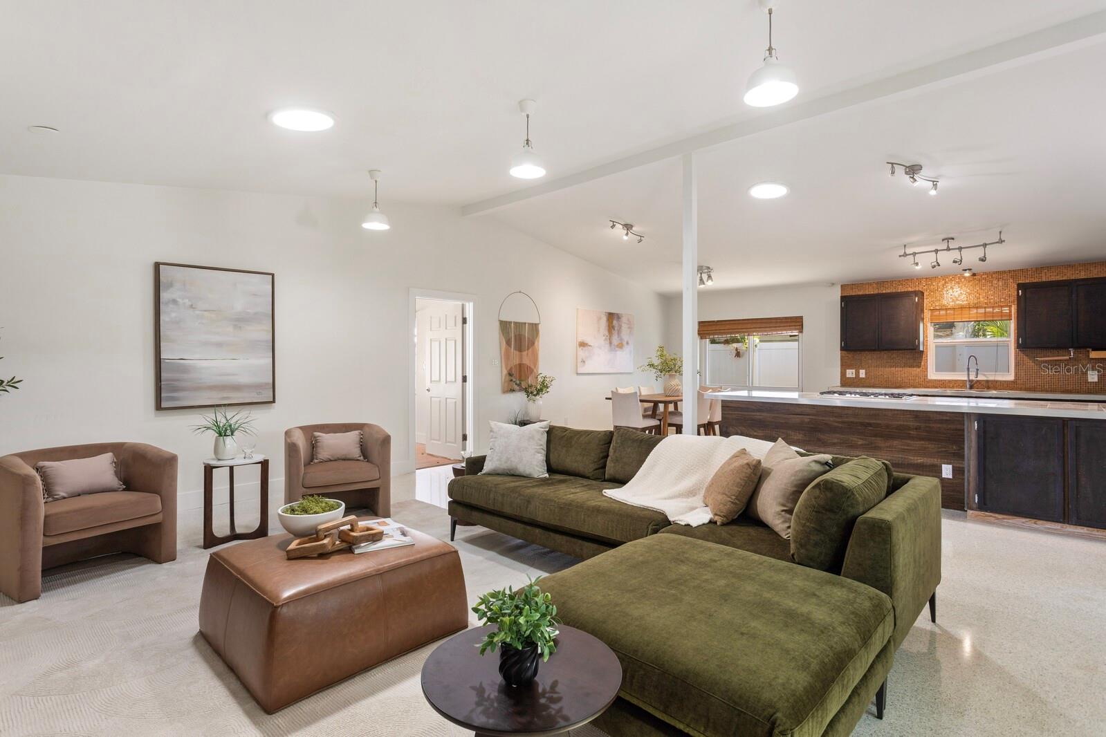 SUBURB ROYAL - Residential