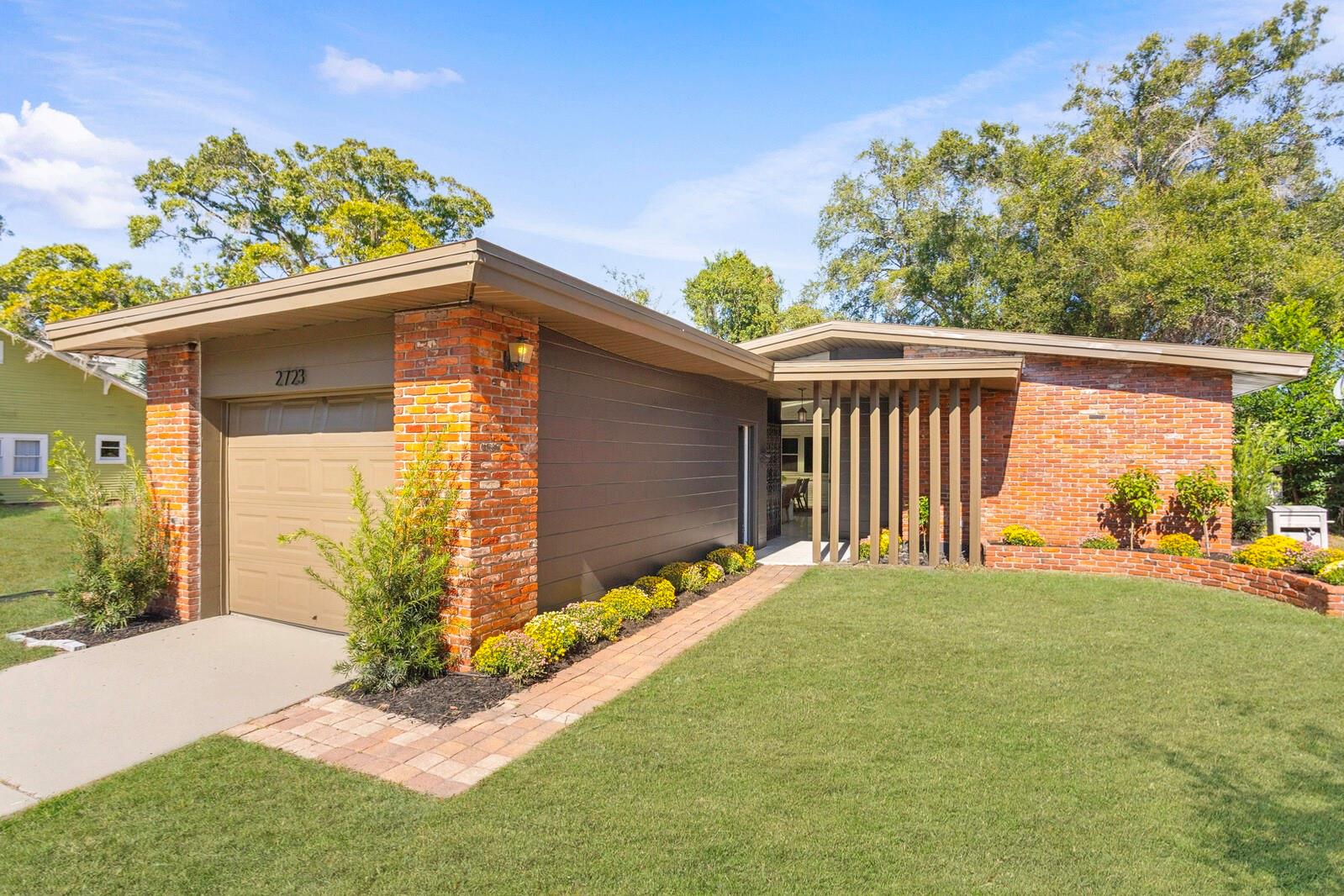 SUBURB ROYAL - Residential