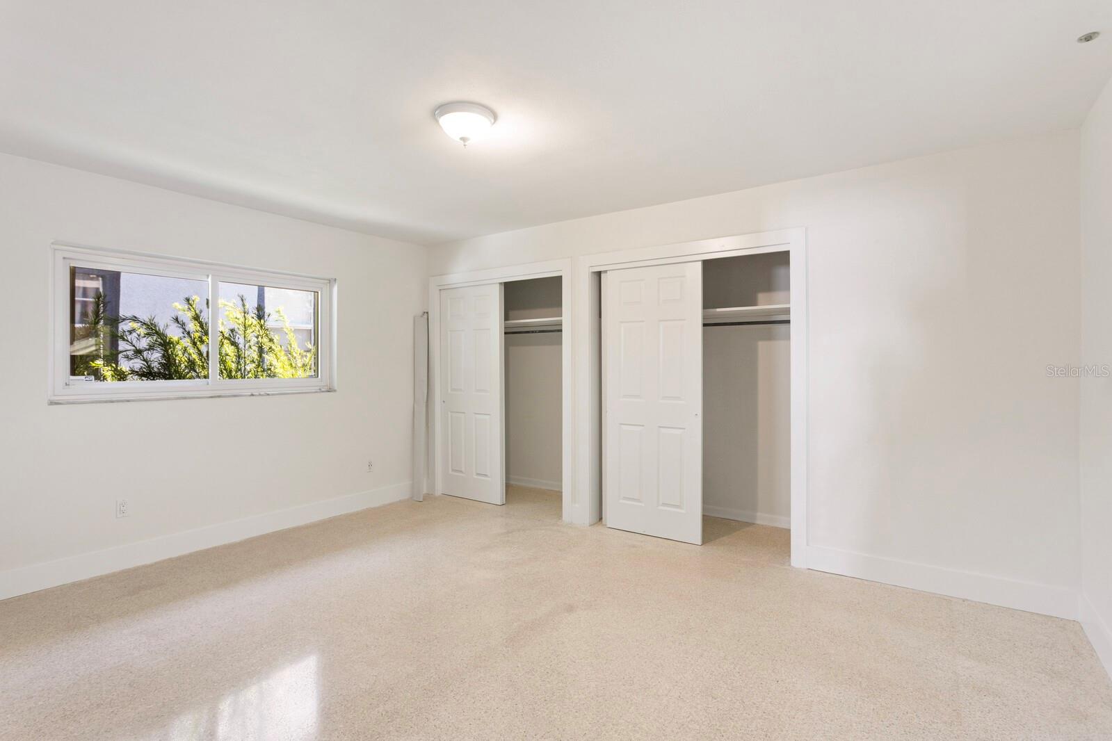 SUBURB ROYAL - Residential