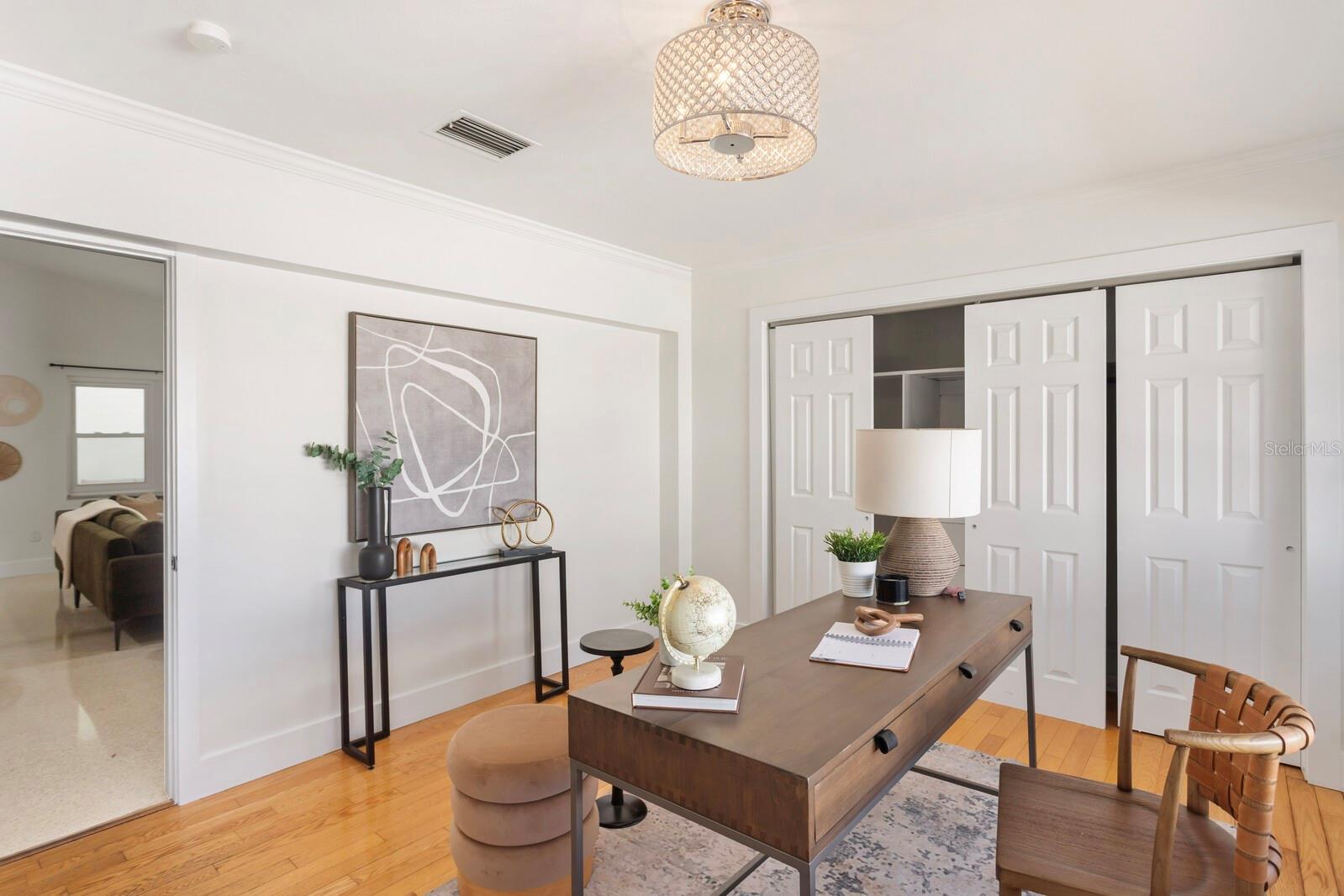 SUBURB ROYAL - Residential