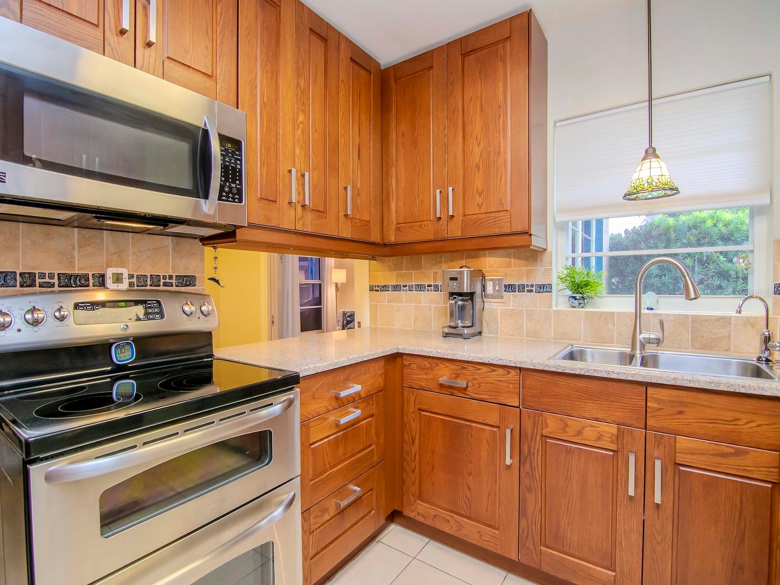 DOUGLAS MANOR SUB - Residential