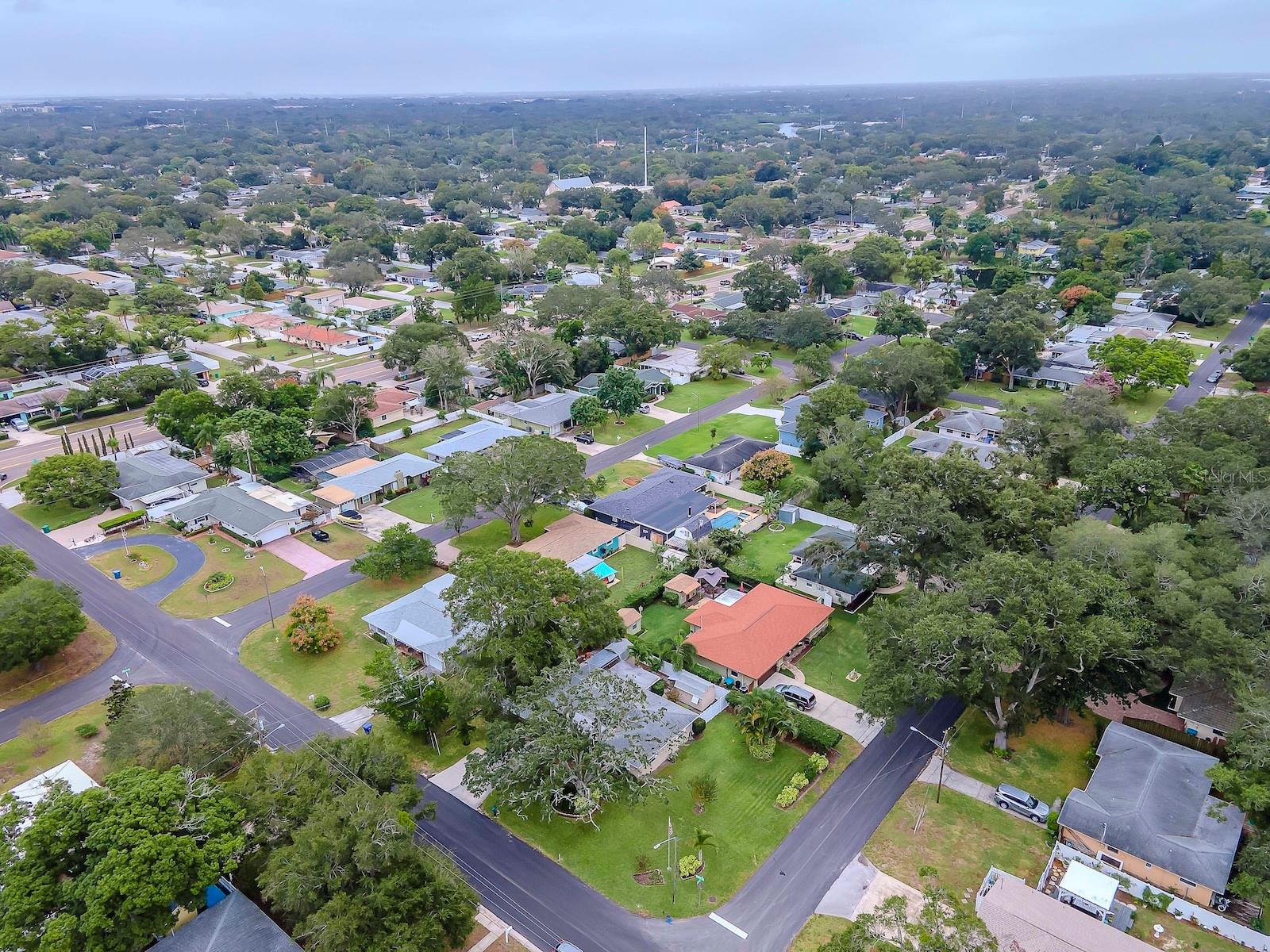 DOUGLAS MANOR SUB - Residential
