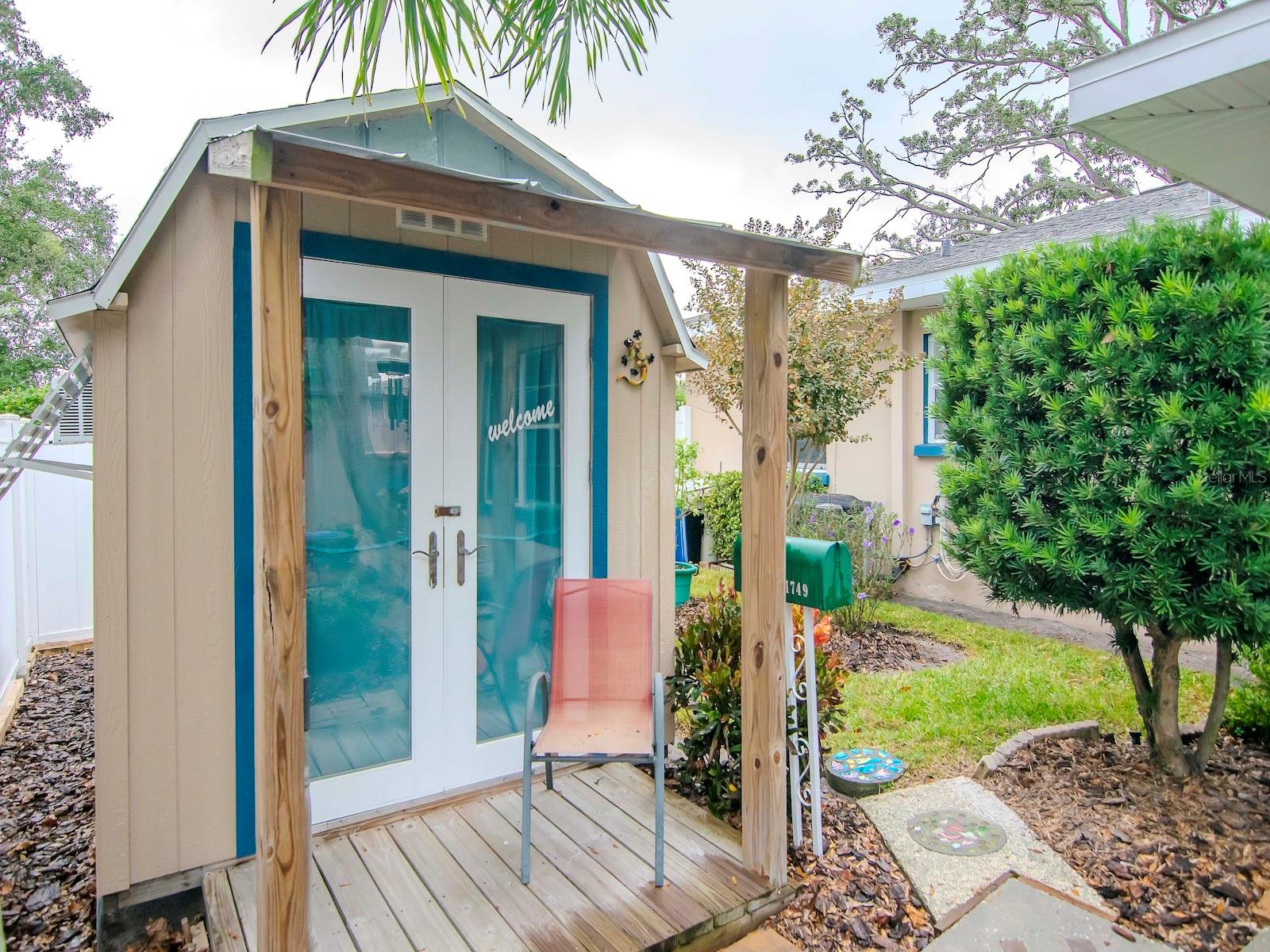 DOUGLAS MANOR SUB - Residential