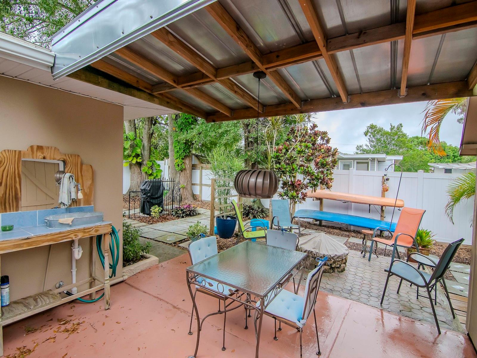 DOUGLAS MANOR SUB - Residential