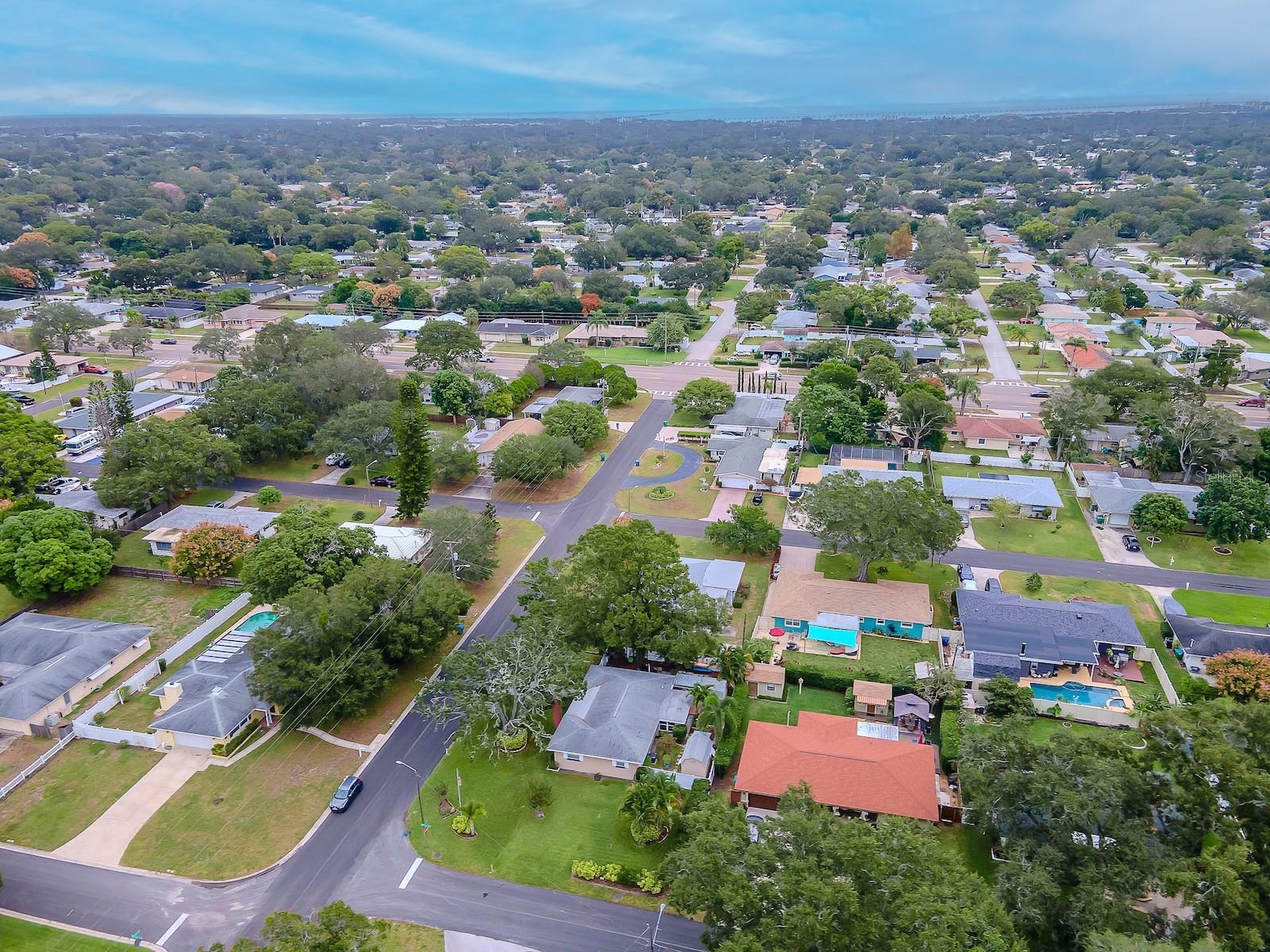 DOUGLAS MANOR SUB - Residential