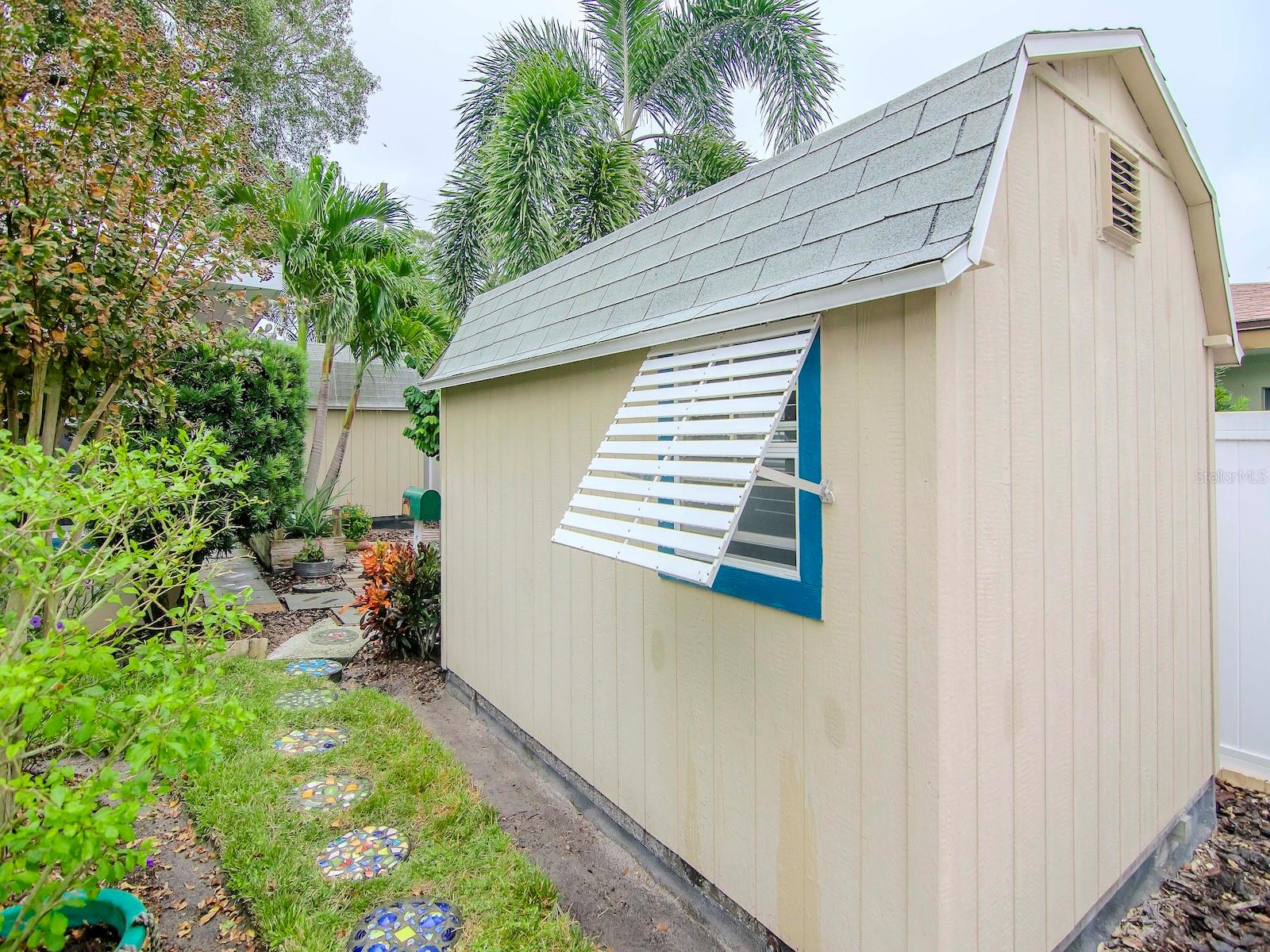 DOUGLAS MANOR SUB - Residential