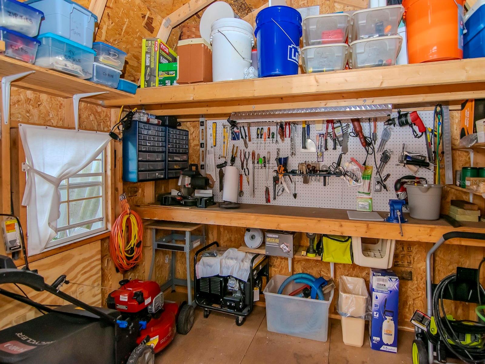 DOUGLAS MANOR SUB - Residential