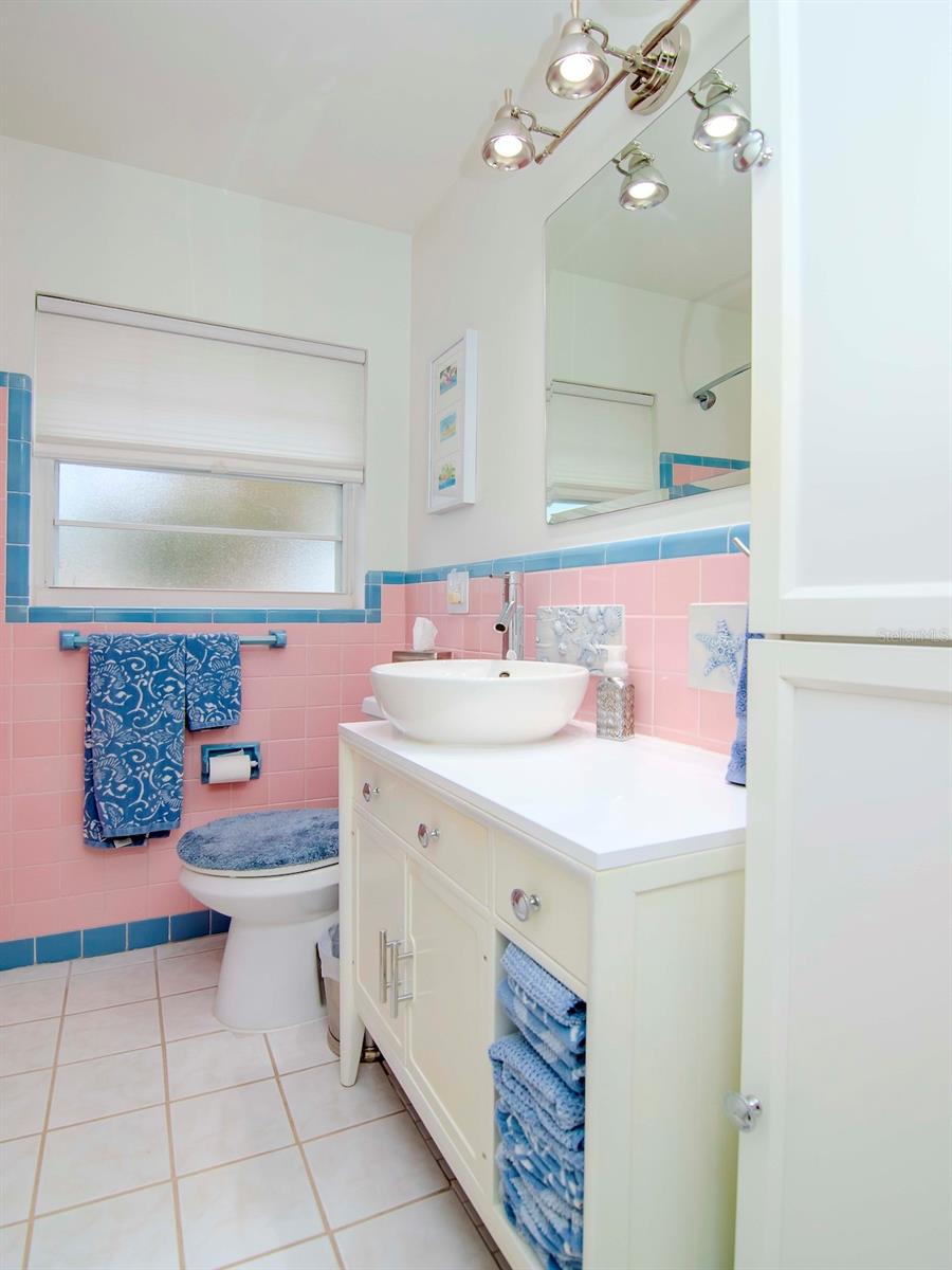 DOUGLAS MANOR SUB - Residential