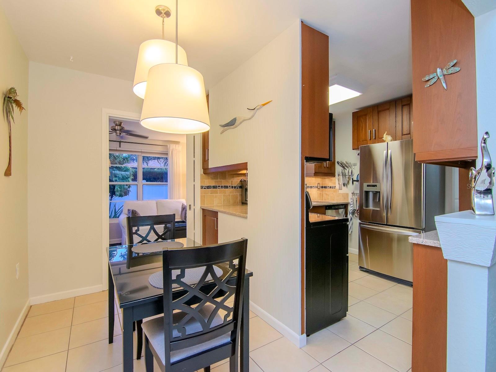 DOUGLAS MANOR SUB - Residential