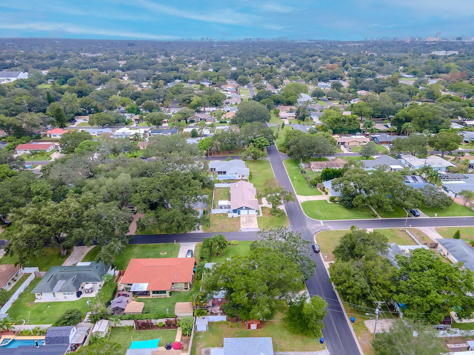 DOUGLAS MANOR SUB - Residential