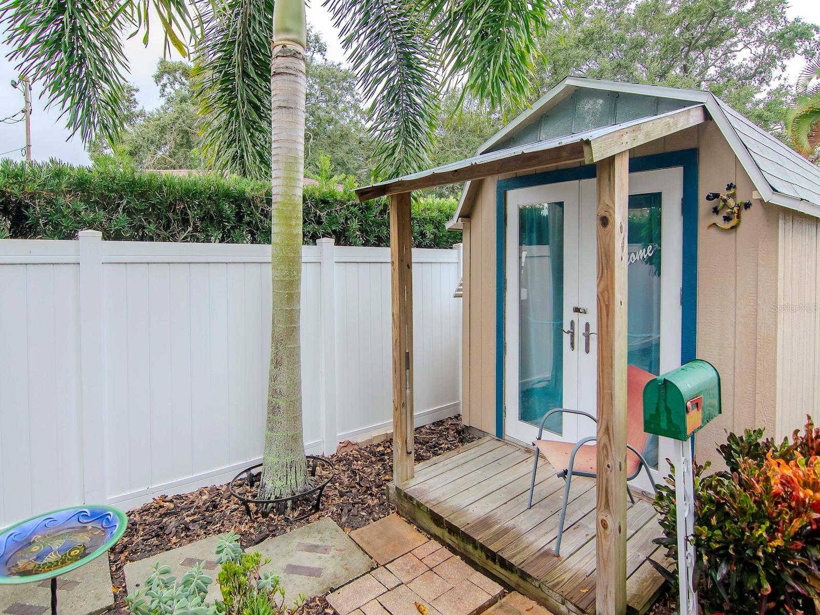 DOUGLAS MANOR SUB - Residential