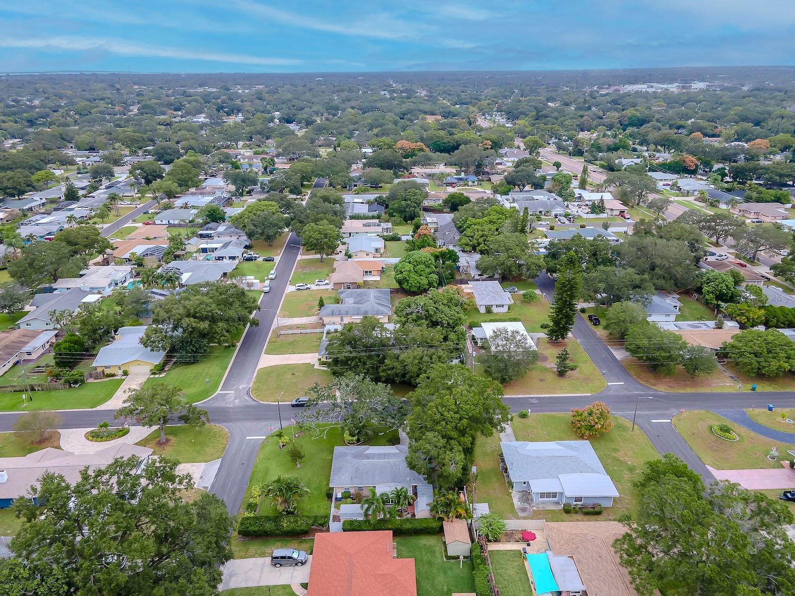DOUGLAS MANOR SUB - Residential