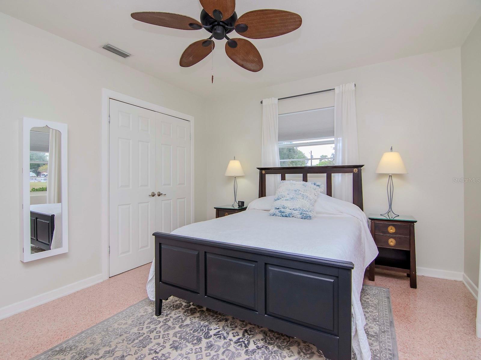 DOUGLAS MANOR SUB - Residential