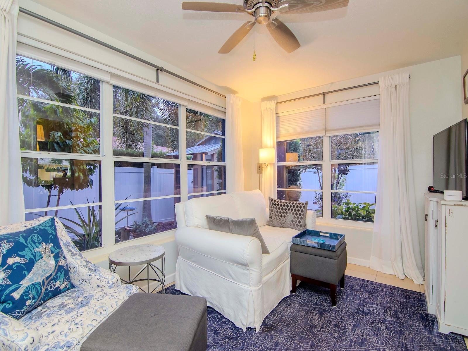 DOUGLAS MANOR SUB - Residential