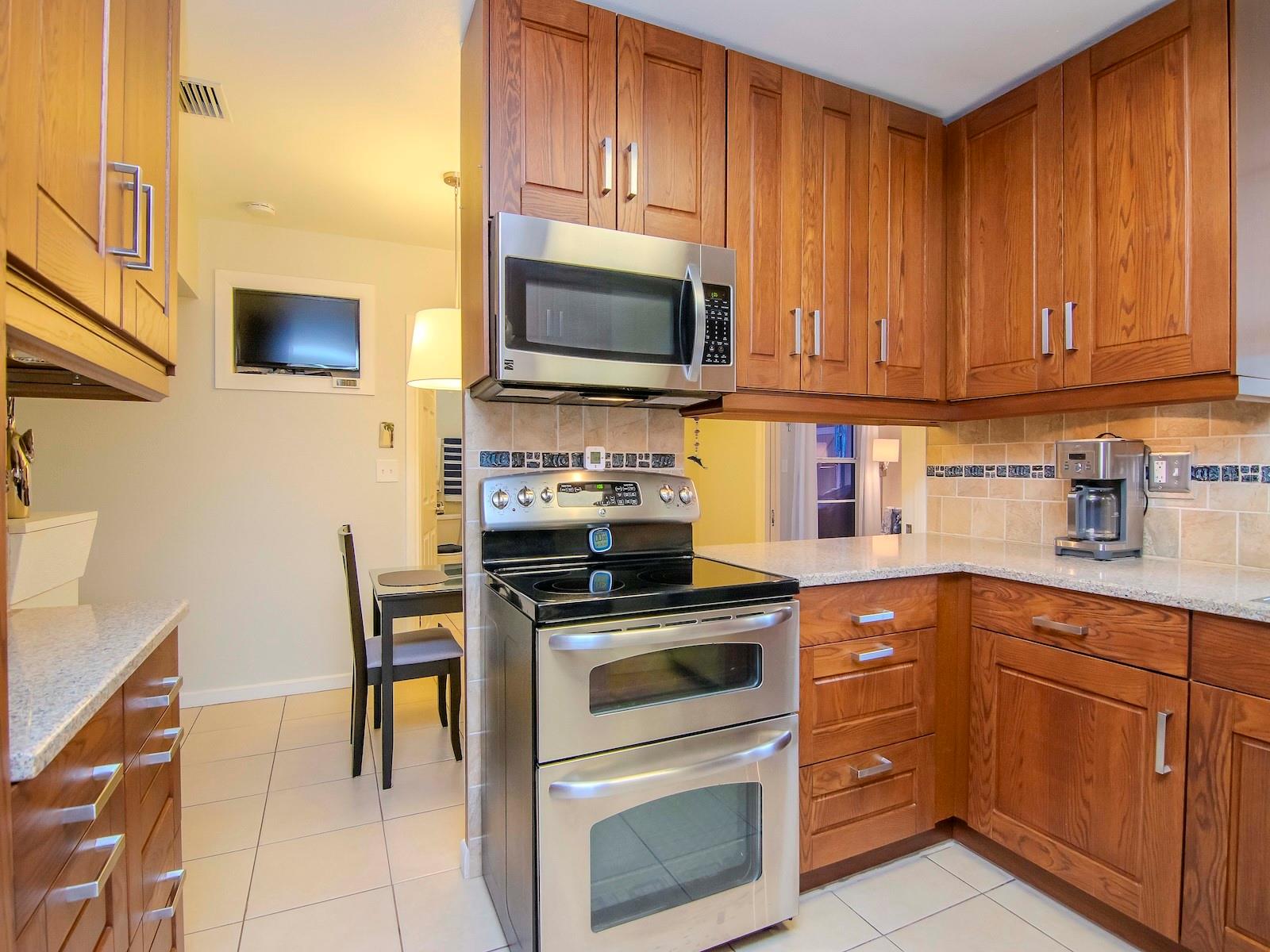 DOUGLAS MANOR SUB - Residential