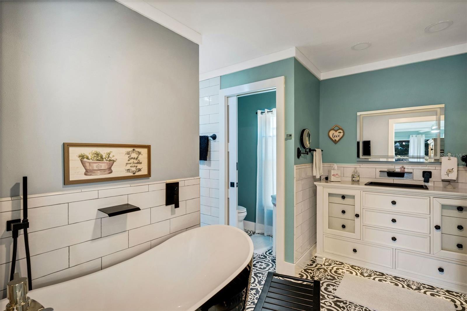 HIGHLAND LAKES UNIT TWENTY EIGHT - Residential