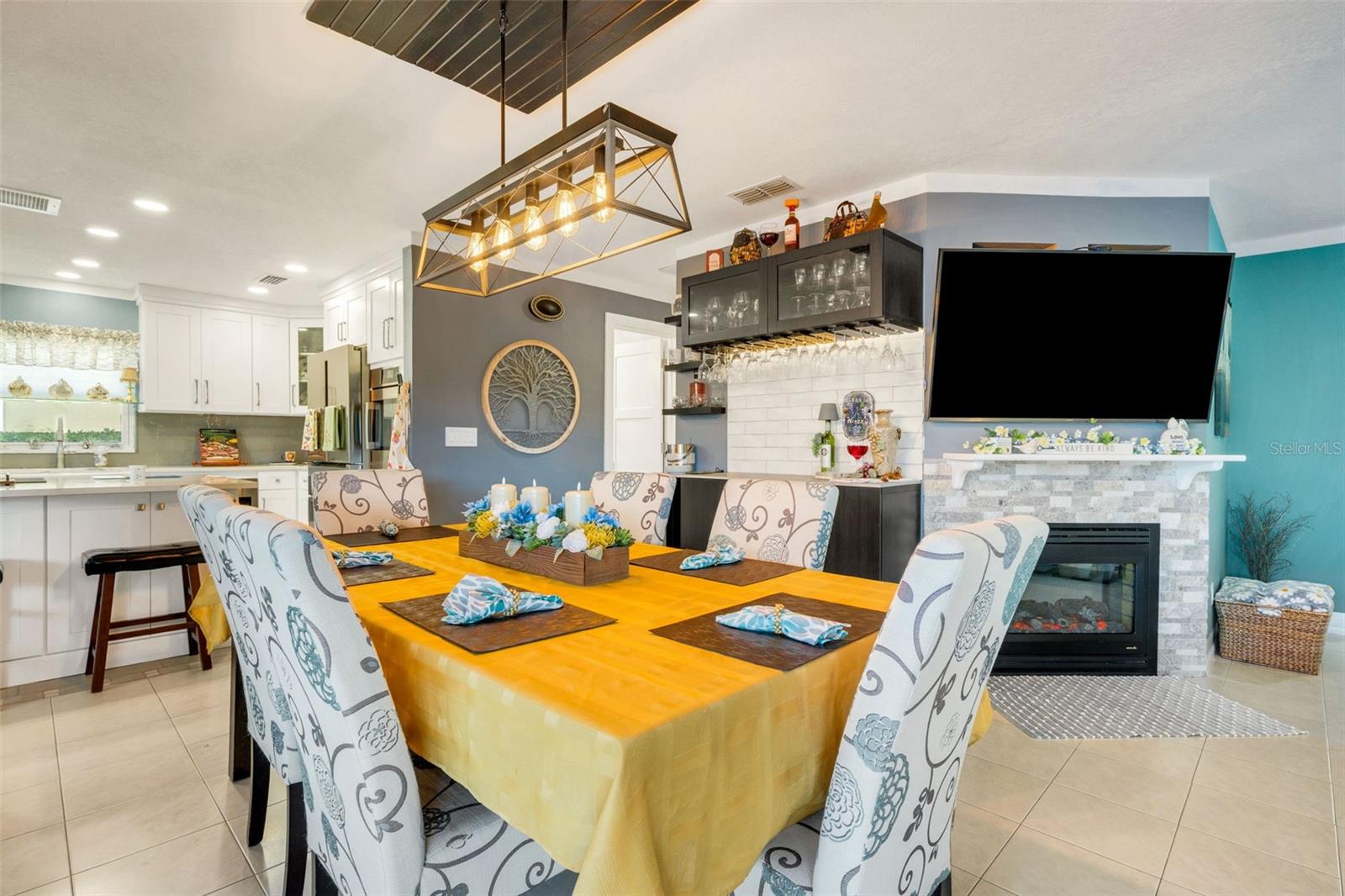 HIGHLAND LAKES UNIT TWENTY EIGHT - Residential