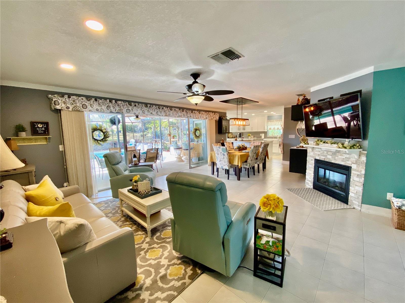 HIGHLAND LAKES UNIT TWENTY EIGHT - Residential