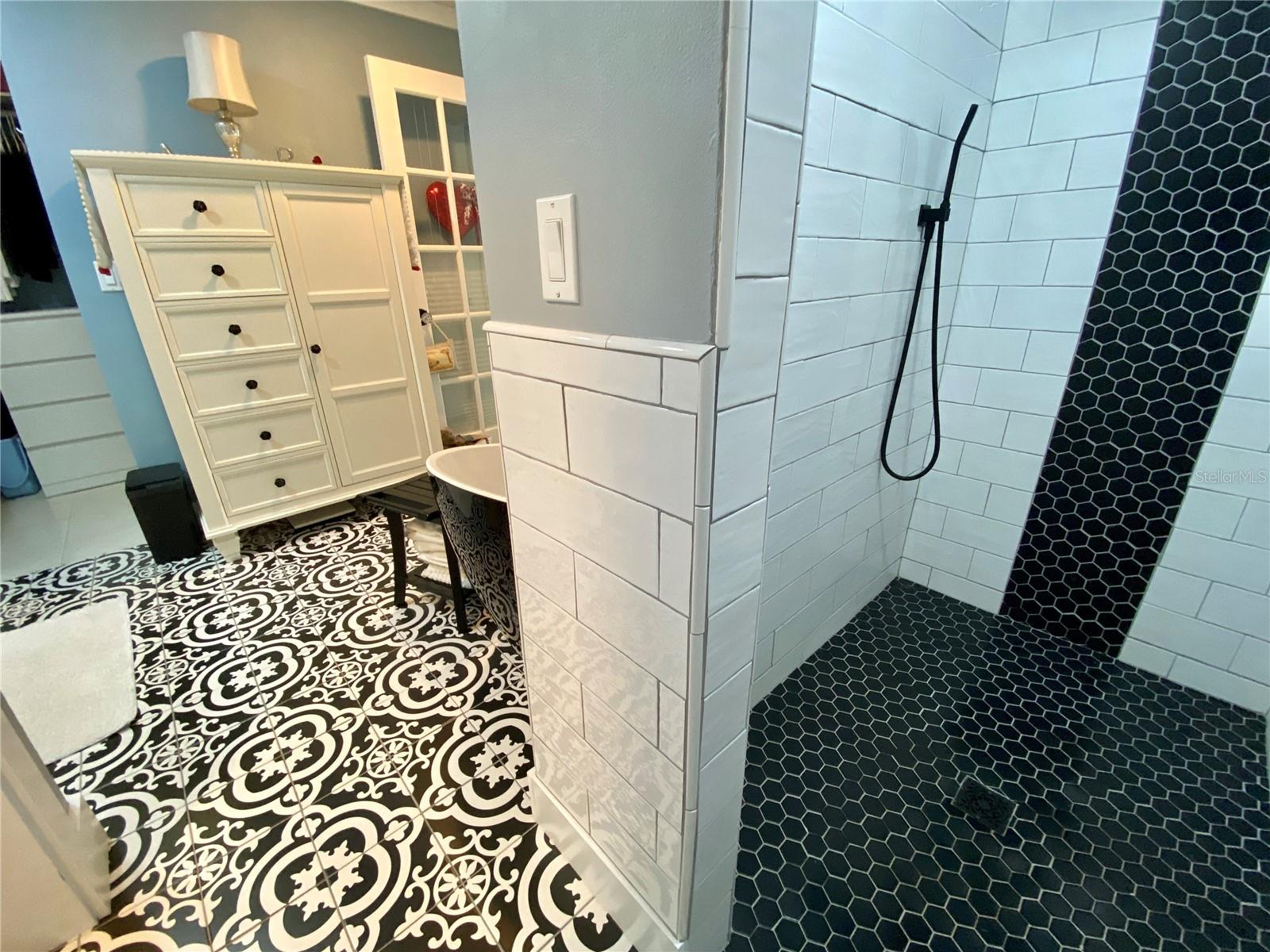 HIGHLAND LAKES UNIT TWENTY EIGHT - Residential