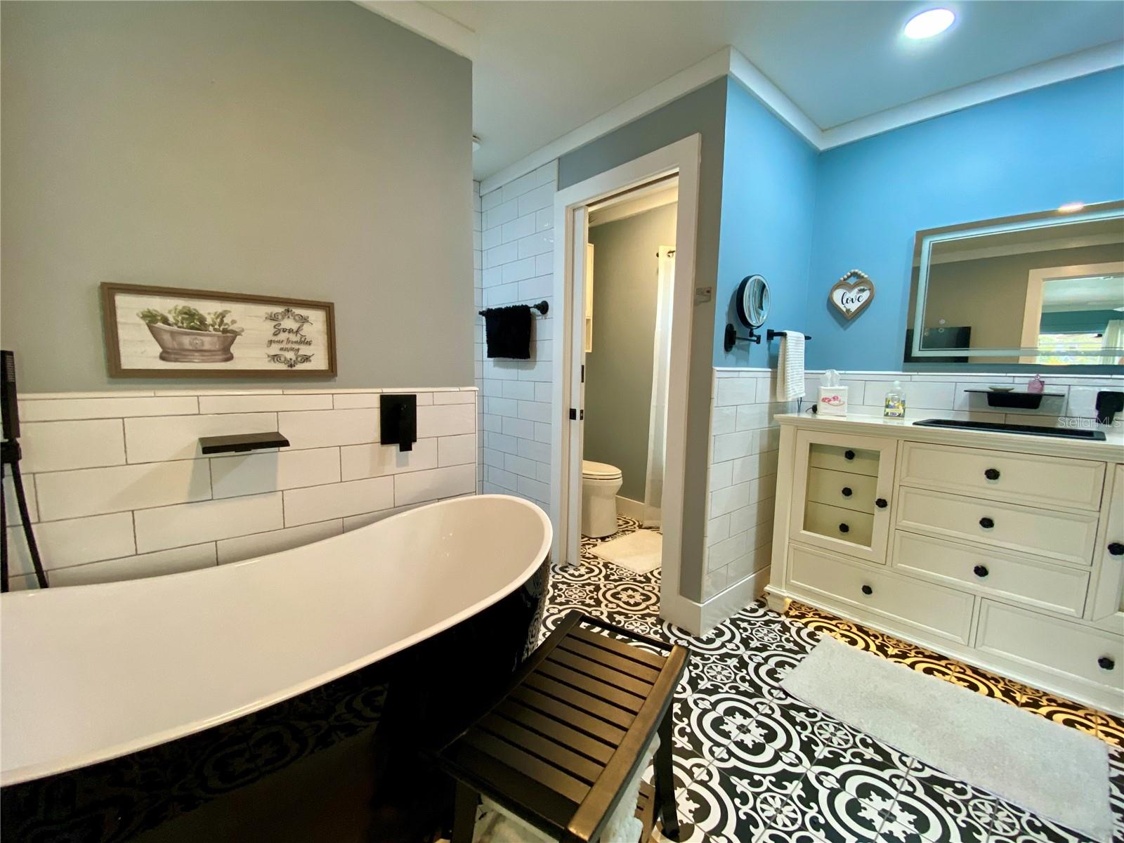 HIGHLAND LAKES UNIT TWENTY EIGHT - Residential