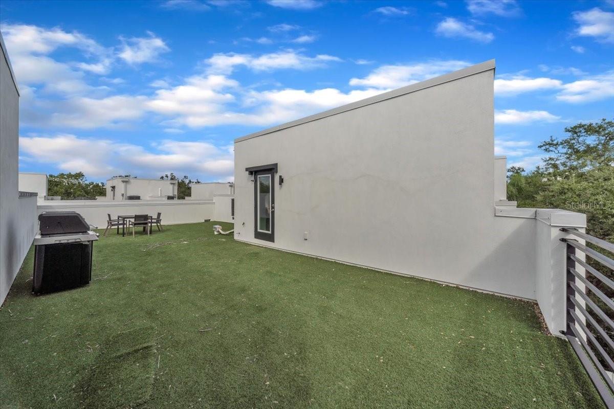 SHORE HOUSE TWNHMS UN 3 - Residential
