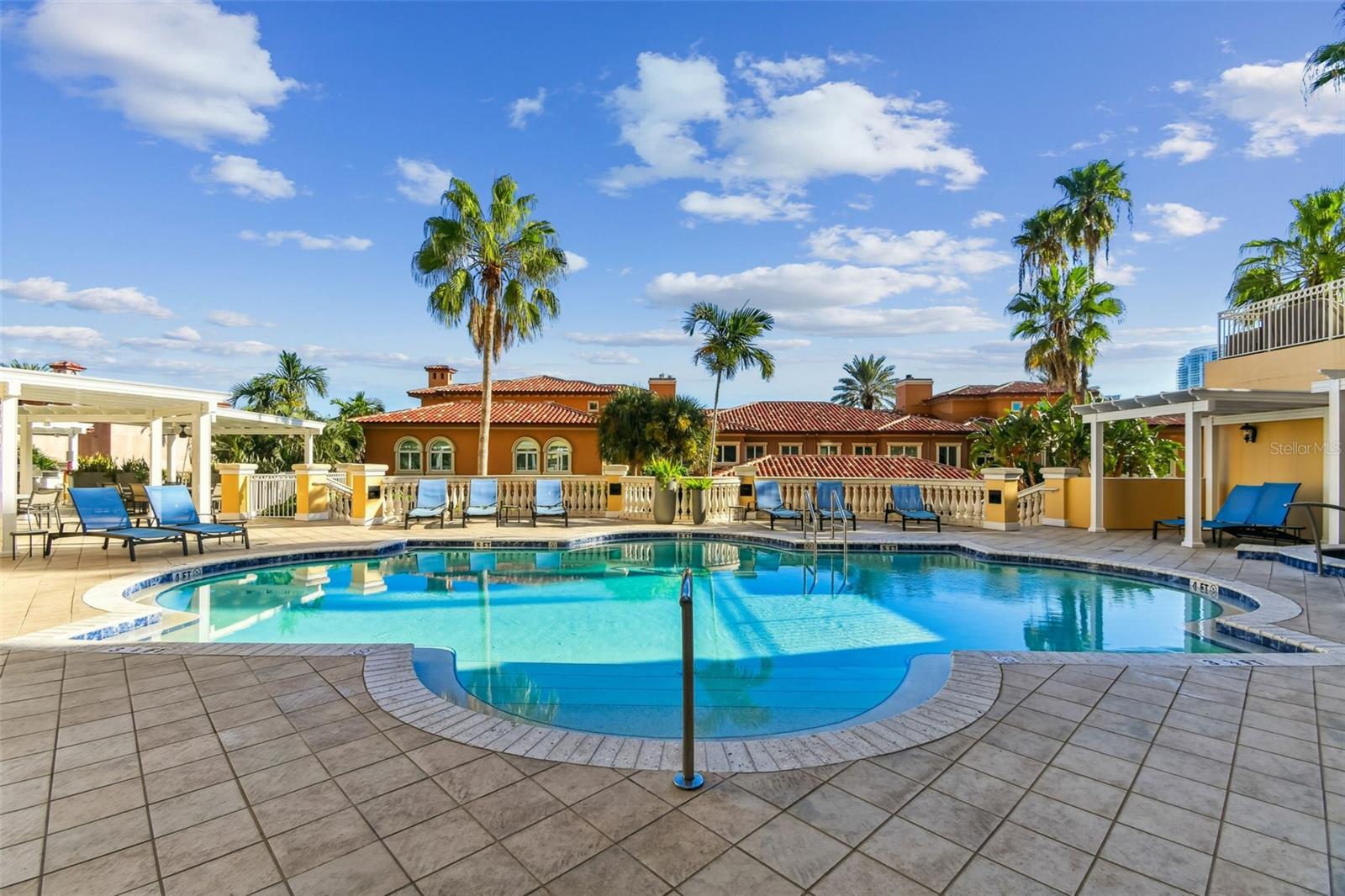 VINOY PLACE CONDO - Residential