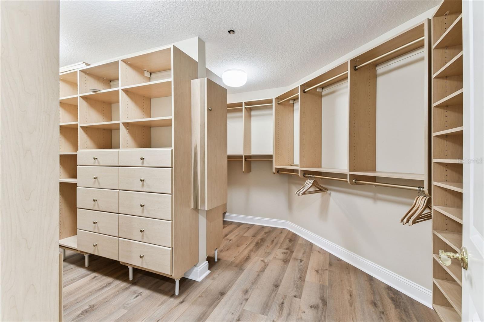 VINOY PLACE CONDO - Residential