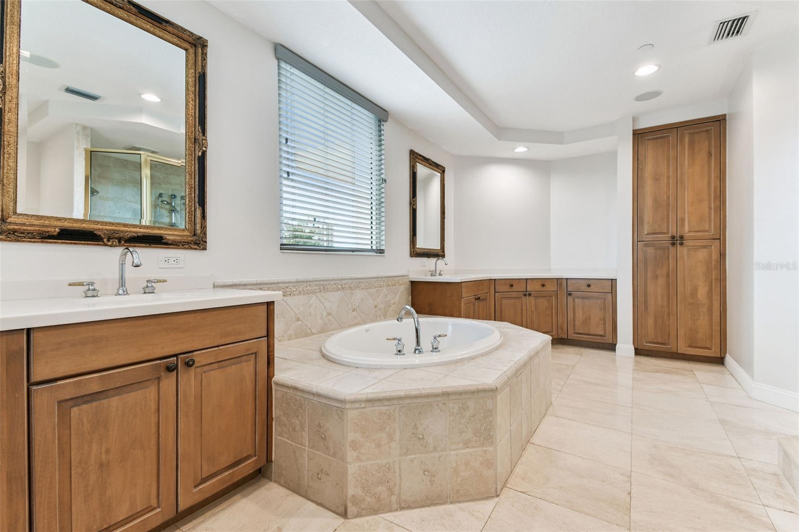 VINOY PLACE CONDO - Residential