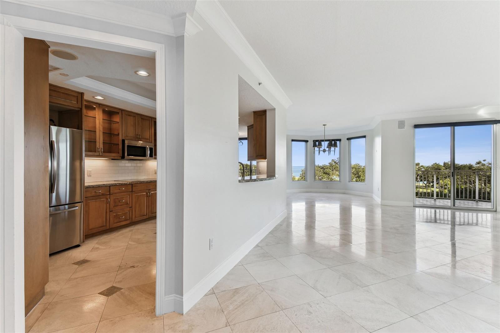555 5TH AVENUE NE 424