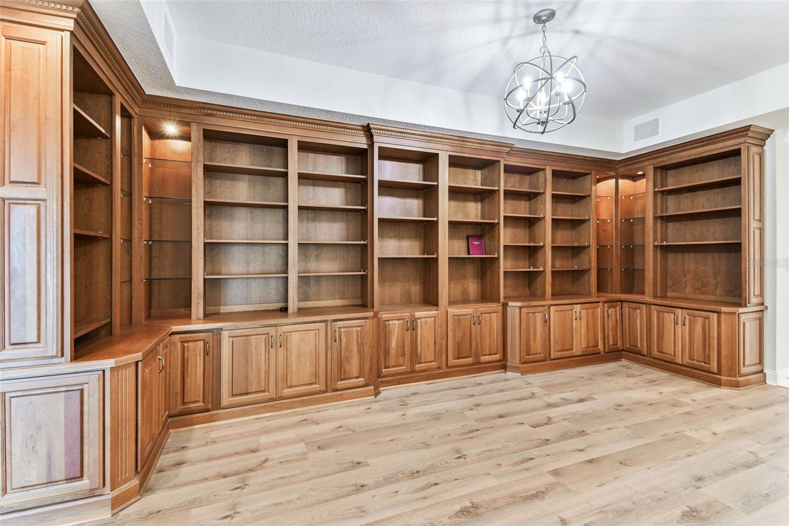 VINOY PLACE CONDO - Residential