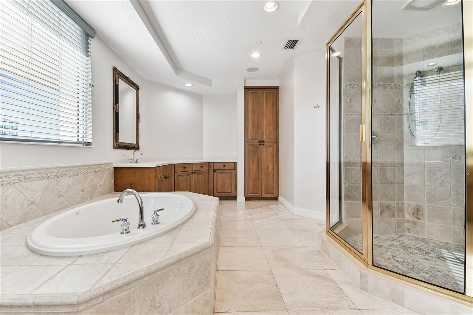 VINOY PLACE CONDO - Residential