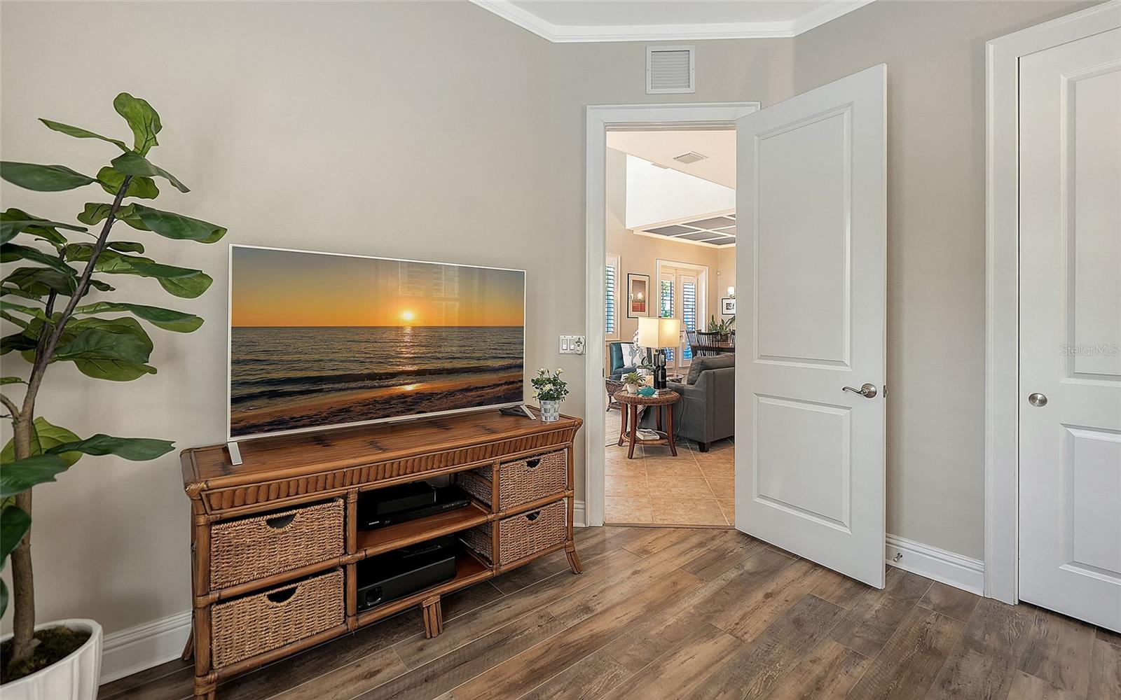 GRANADA PARK - Residential