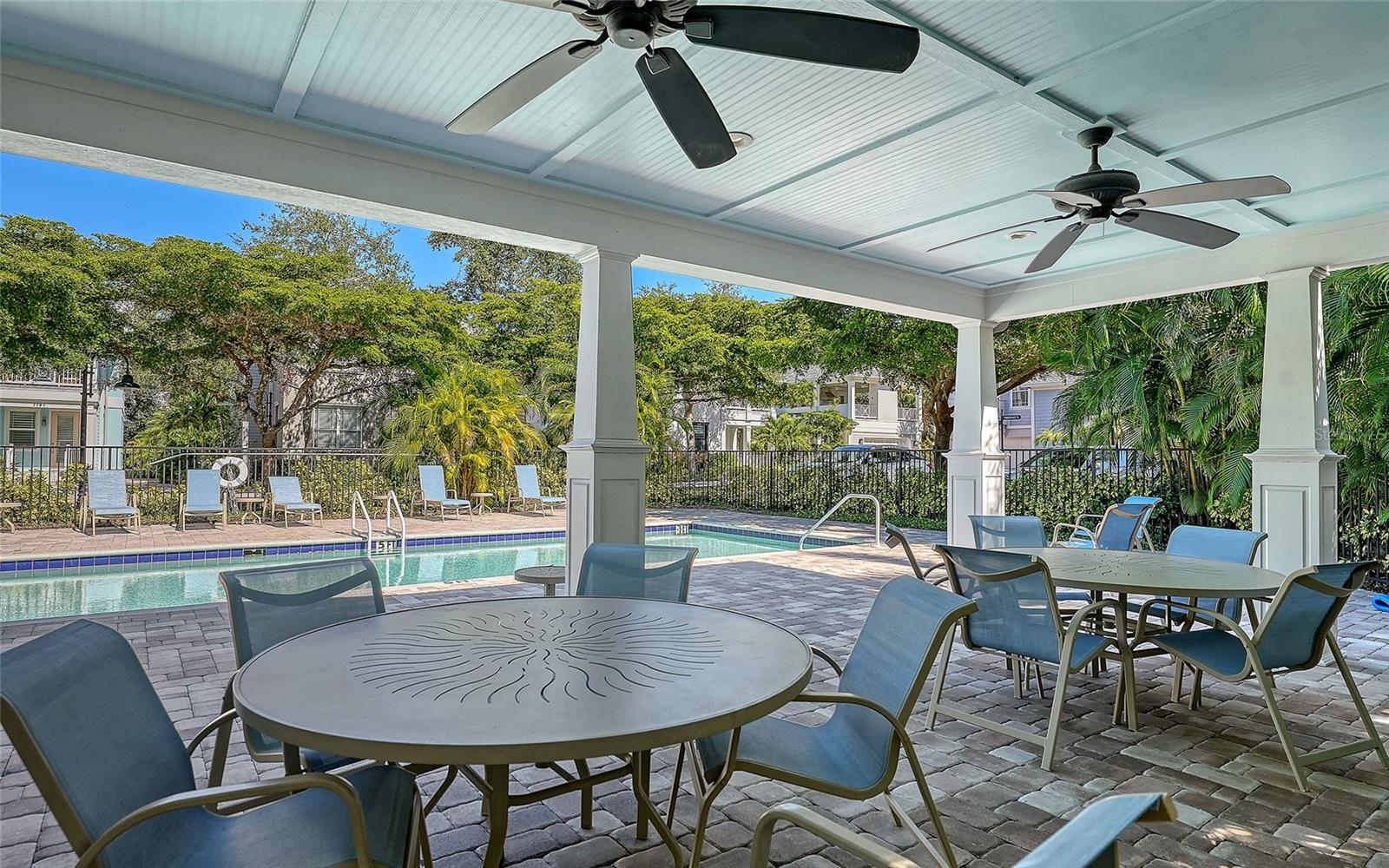 GRANADA PARK - Residential