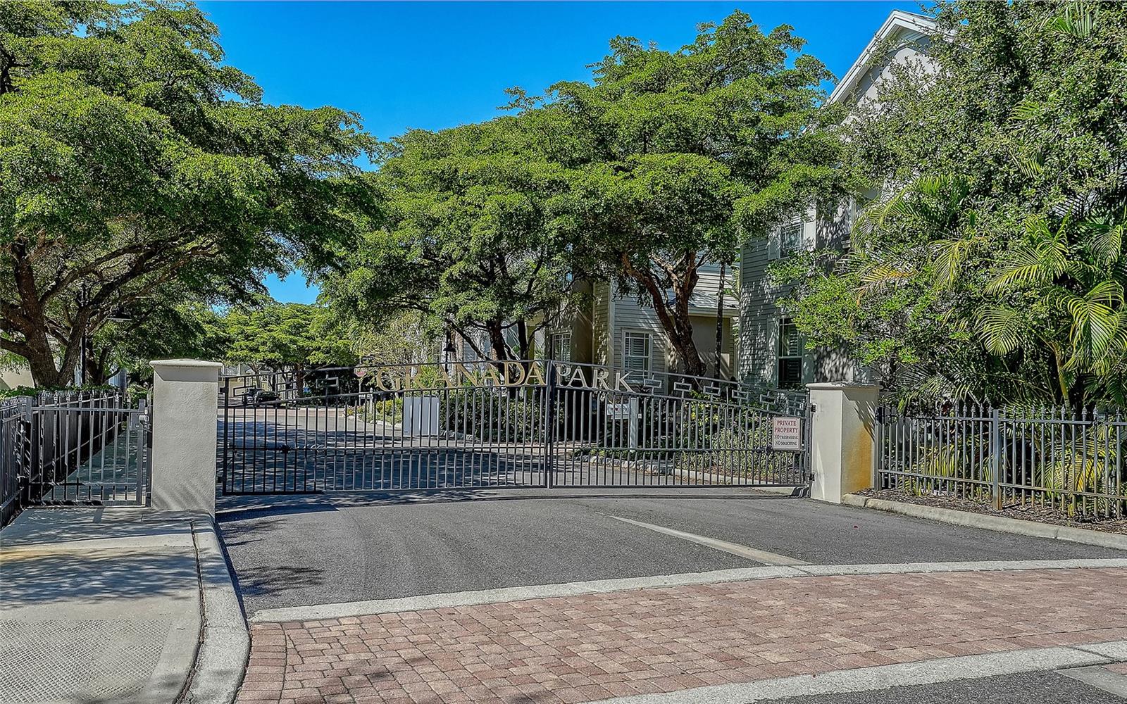 GRANADA PARK - Residential