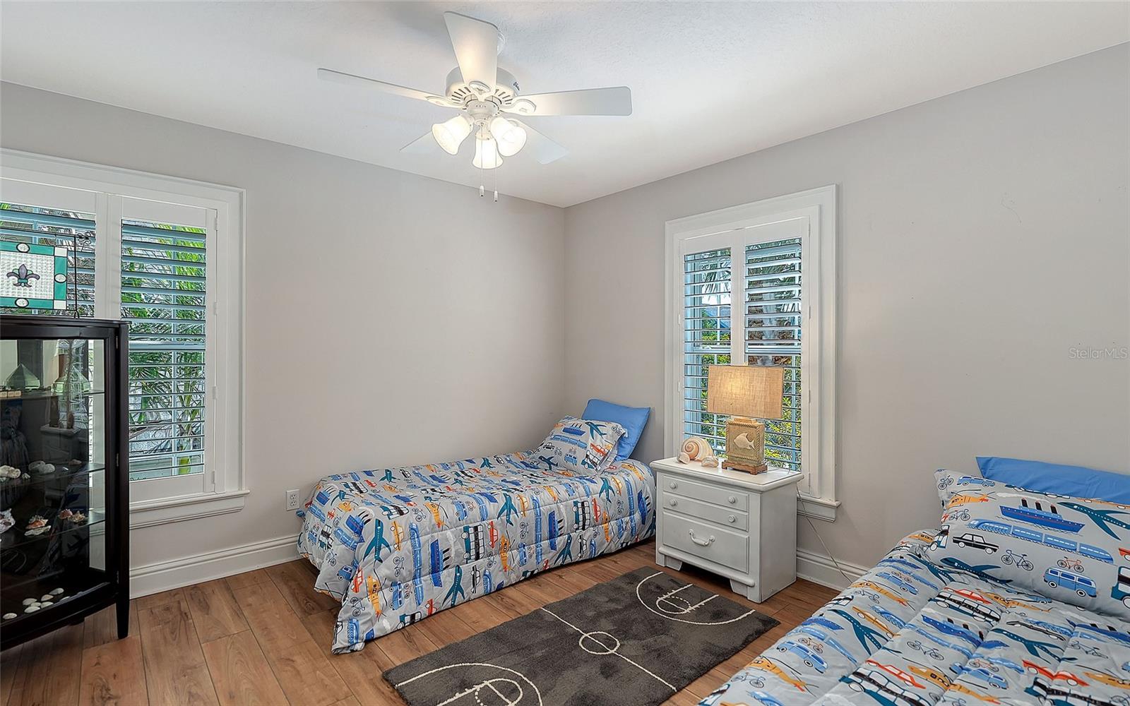 GRANADA PARK - Residential