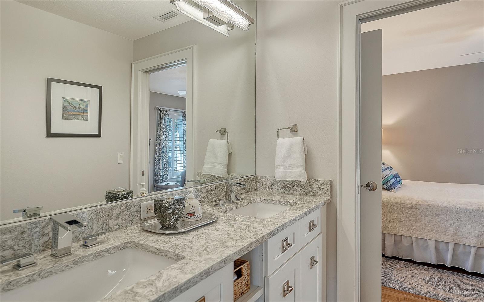 GRANADA PARK - Residential