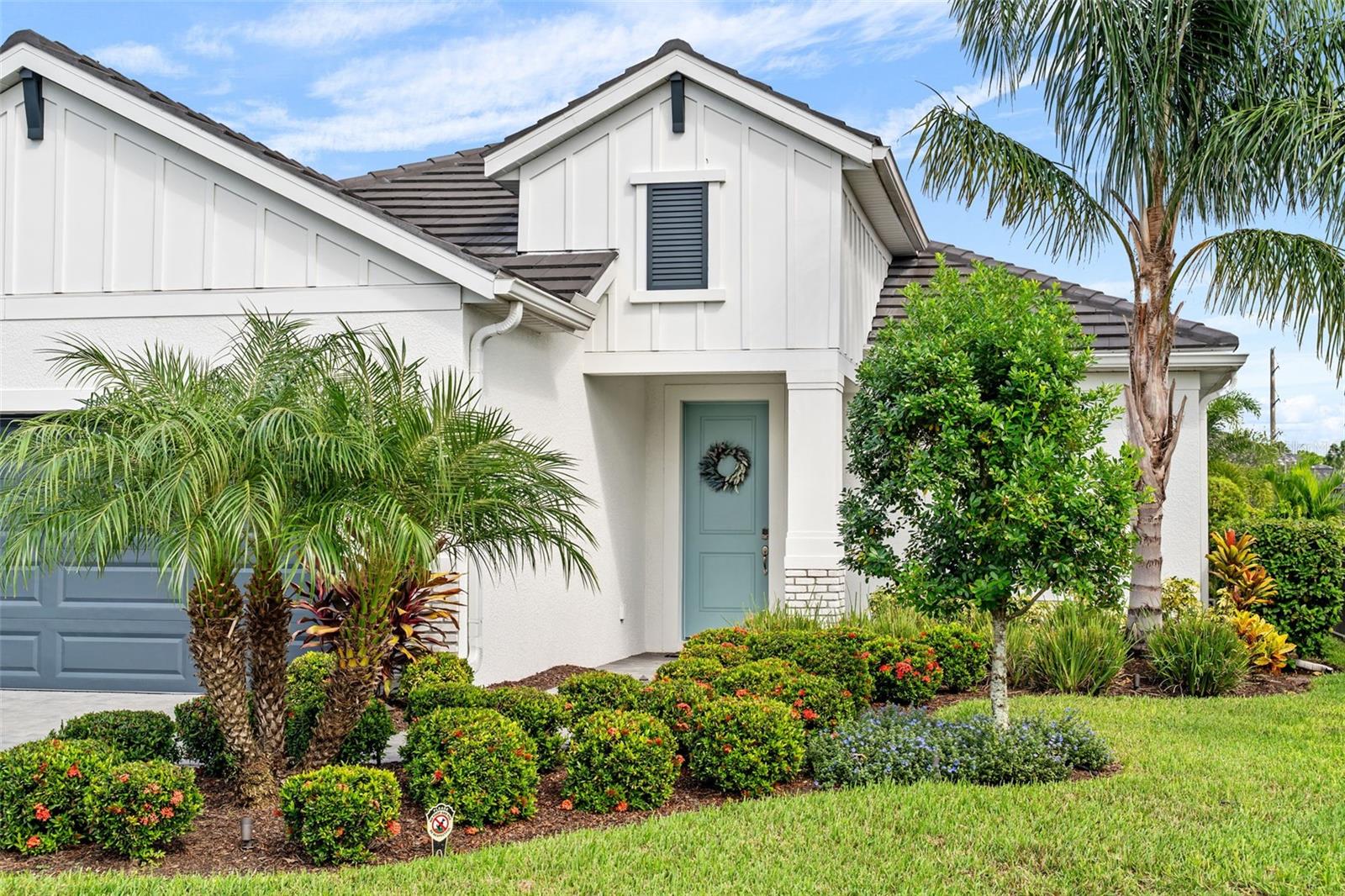 2720 BUTTERFLY JASMINE TRAIL