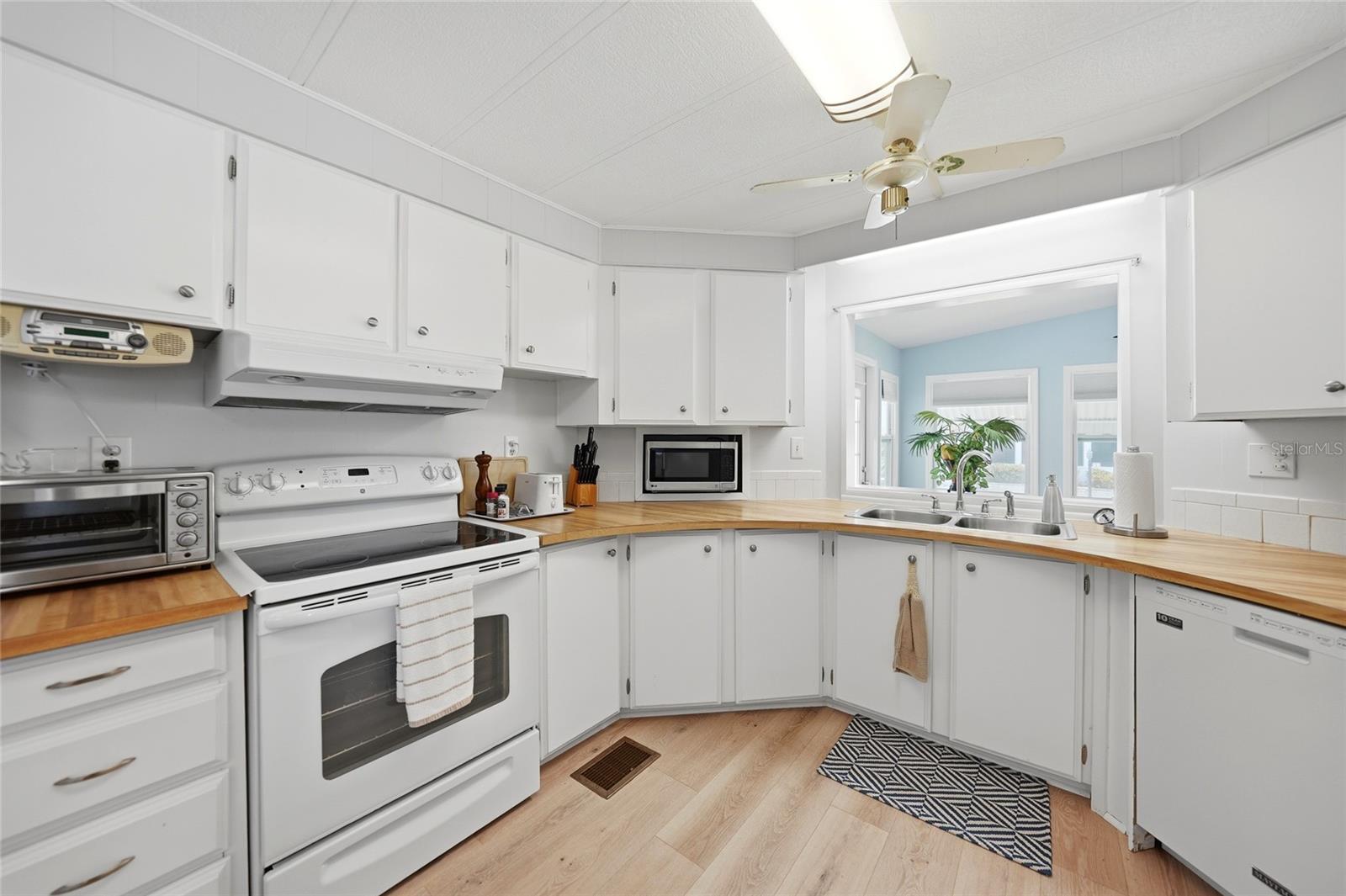 EAGLE POINT MHP - Residential