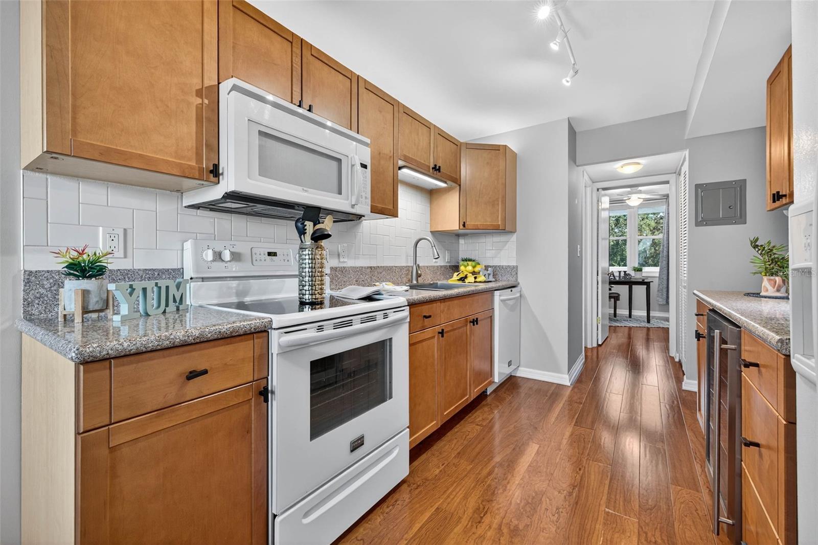 WINSTON PARK NORTHEAST - Residential