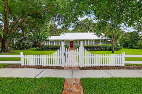 Tiny photo for 1046 N Mcdonald Street, Mount Dora, FL 32757 (MLS # G5115566)