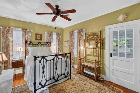 Tiny photo for 1046 N Mcdonald Street, Mount Dora, FL 32757 (MLS # G5115566)