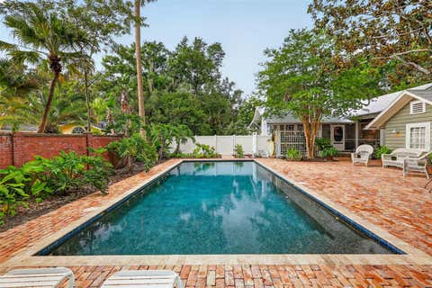 Tiny photo for 1046 N Mcdonald Street, Mount Dora, FL 32757 (MLS # G5115566)
