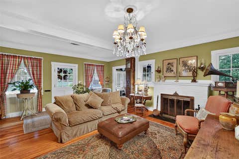 Tiny photo for 1046 N Mcdonald Street, Mount Dora, FL 32757 (MLS # G5115566)