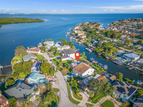 1936 ARROWHEAD DRIVE NE ST PETERSBURG FL 33703